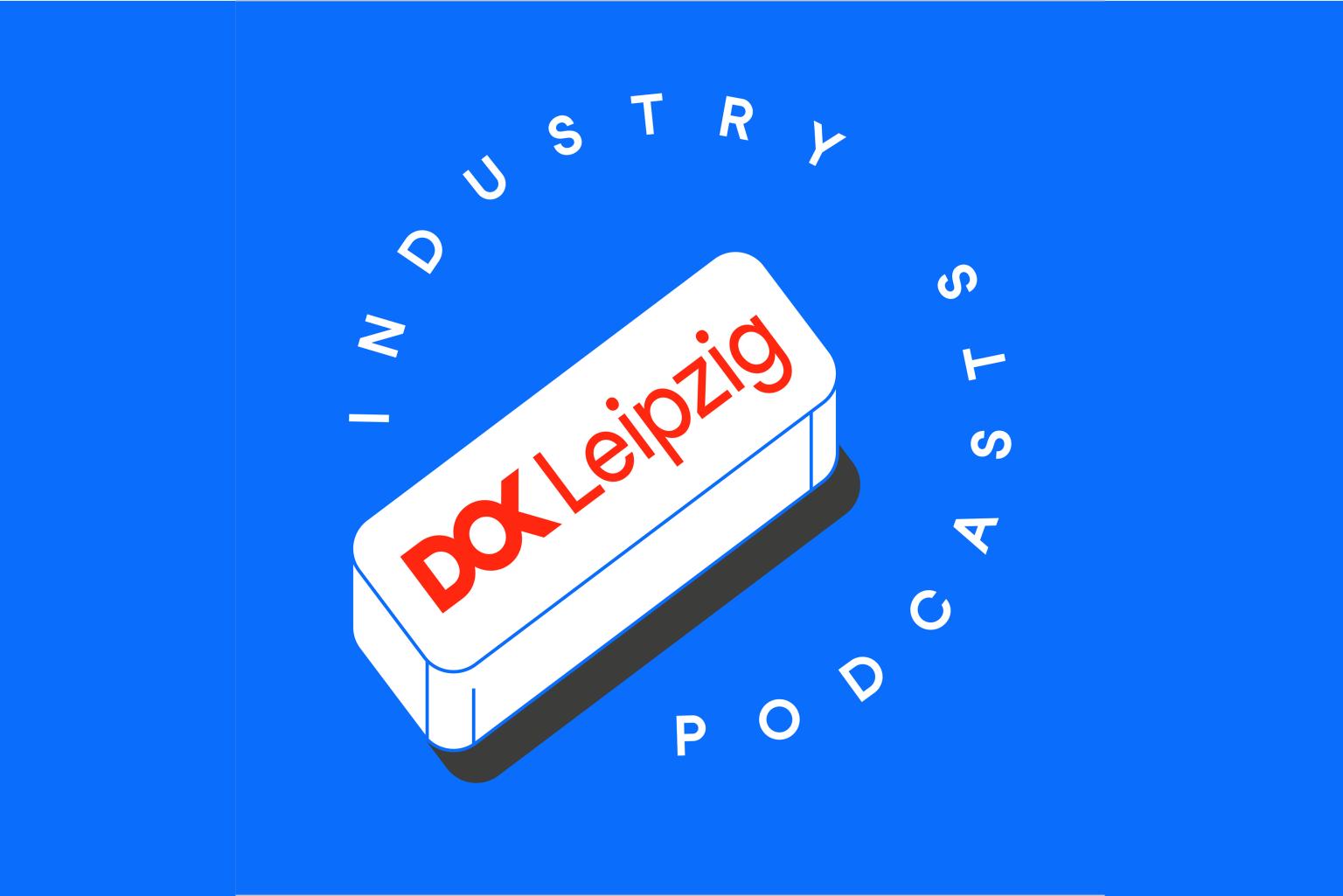 Ein Podcast Leuchtkasten mit den Worten DOK Leipzig Industry Podcast